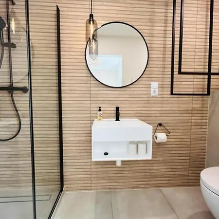 Strandhuus Πανσιόν 4*