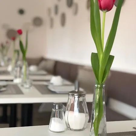 Strandhuus Πανσιόν