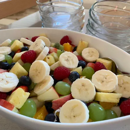 Πανσιόν Strandhuus 4*